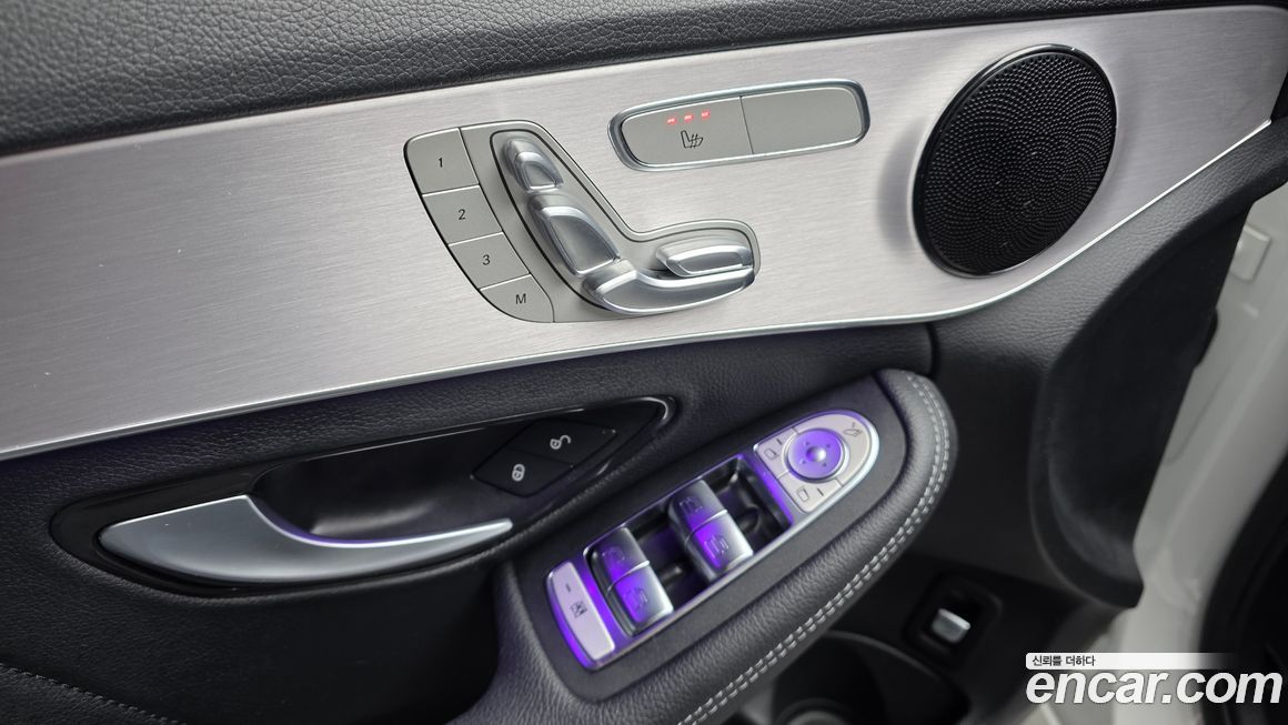 Mercedes-Benz C-Class 2021