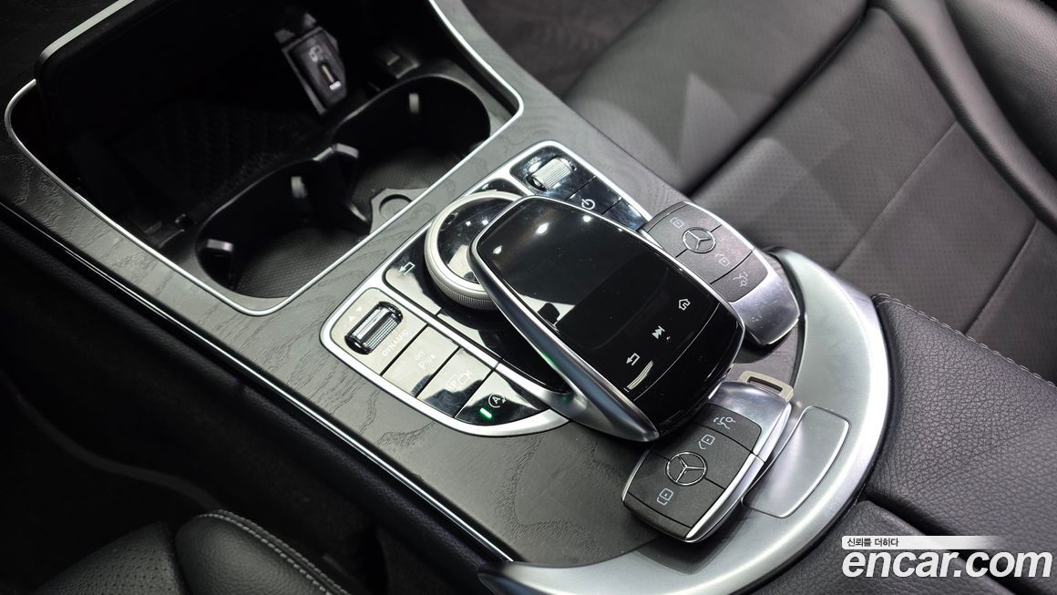 Mercedes-Benz C-Class 2021