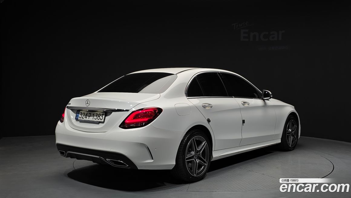 Mercedes-Benz C-Class 2021
