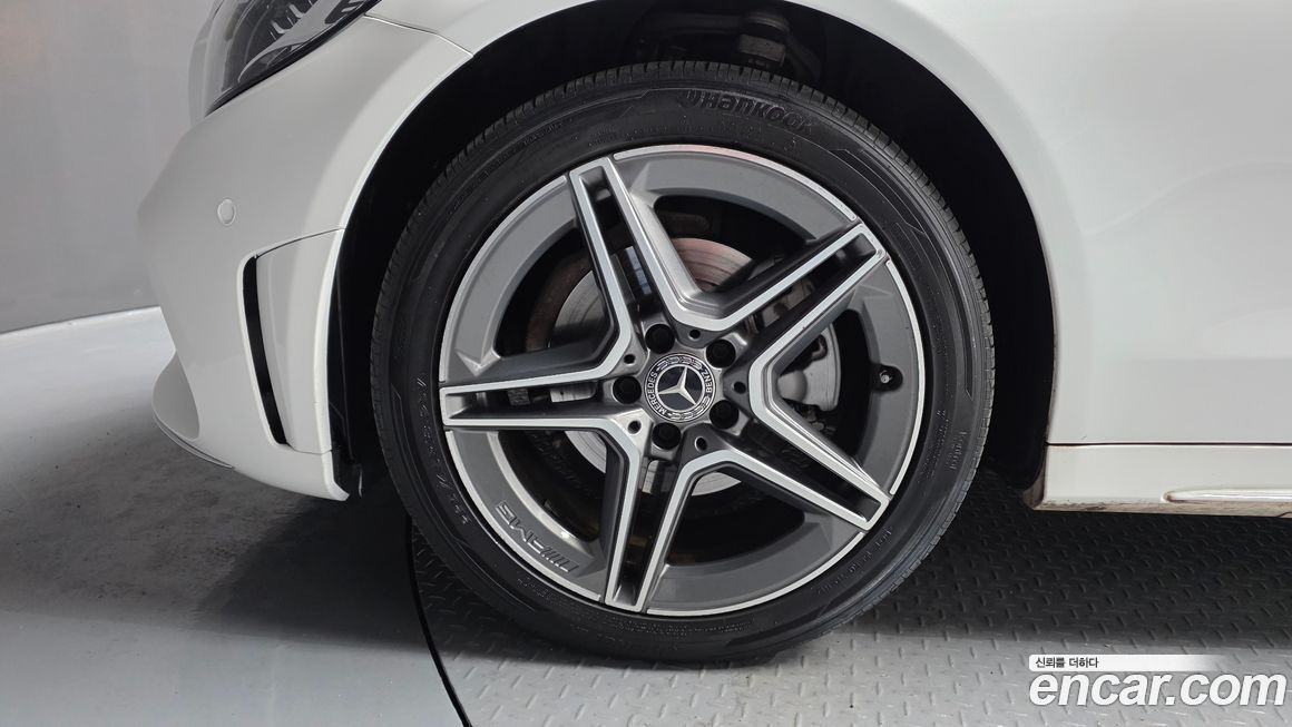 Mercedes-Benz C-Class 2021