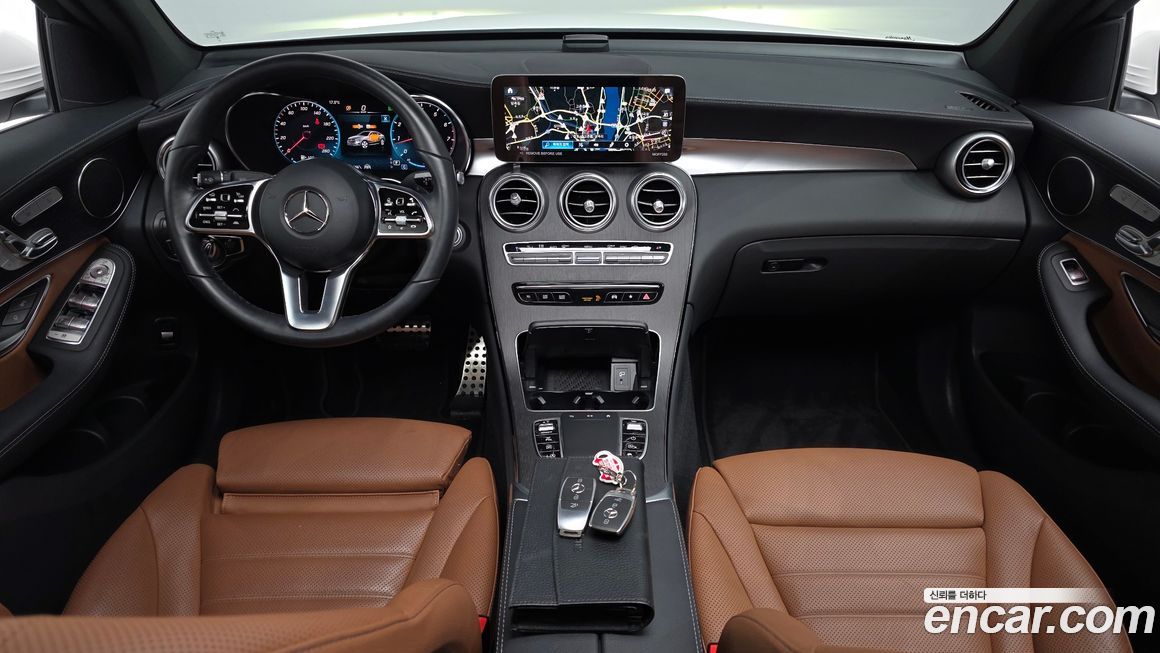 Mercedes-Benz GLC-Class 2023