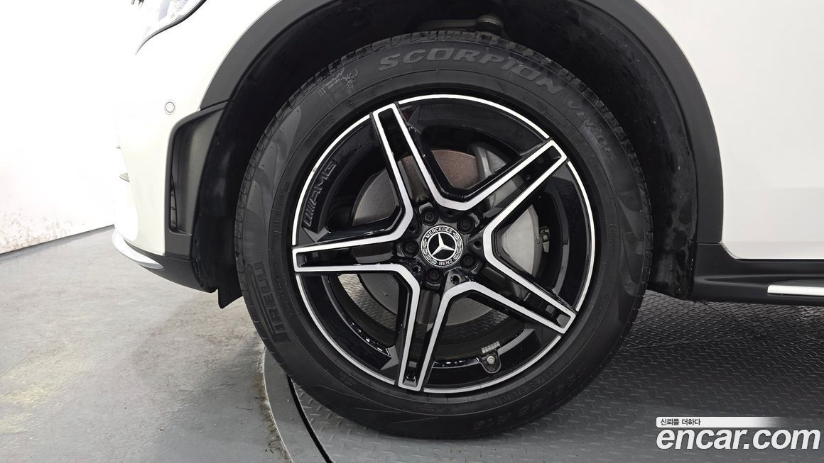 Mercedes-Benz GLC-Class 2023