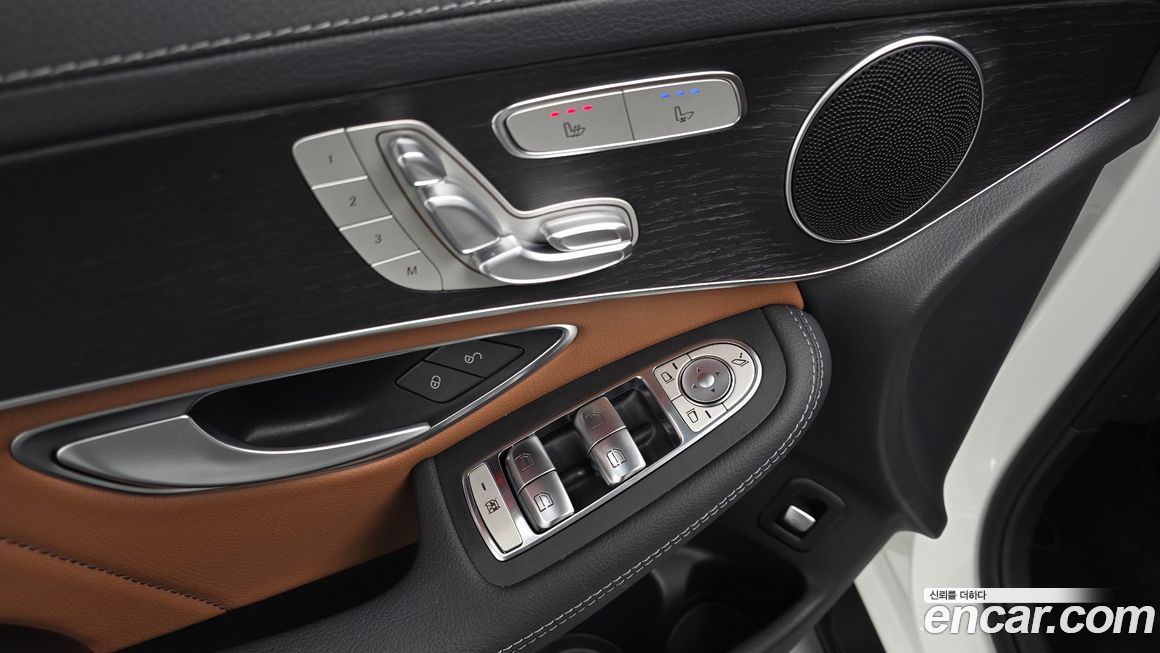 Mercedes-Benz GLC-Class 2023