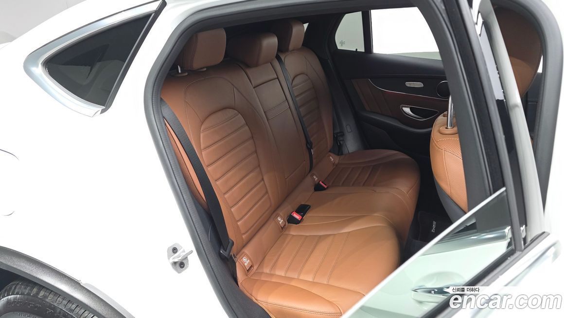 Mercedes-Benz GLC-Class 2023