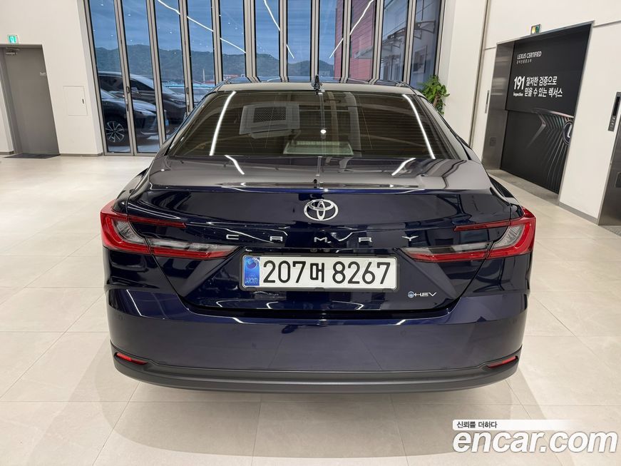 Toyota Camry 2025