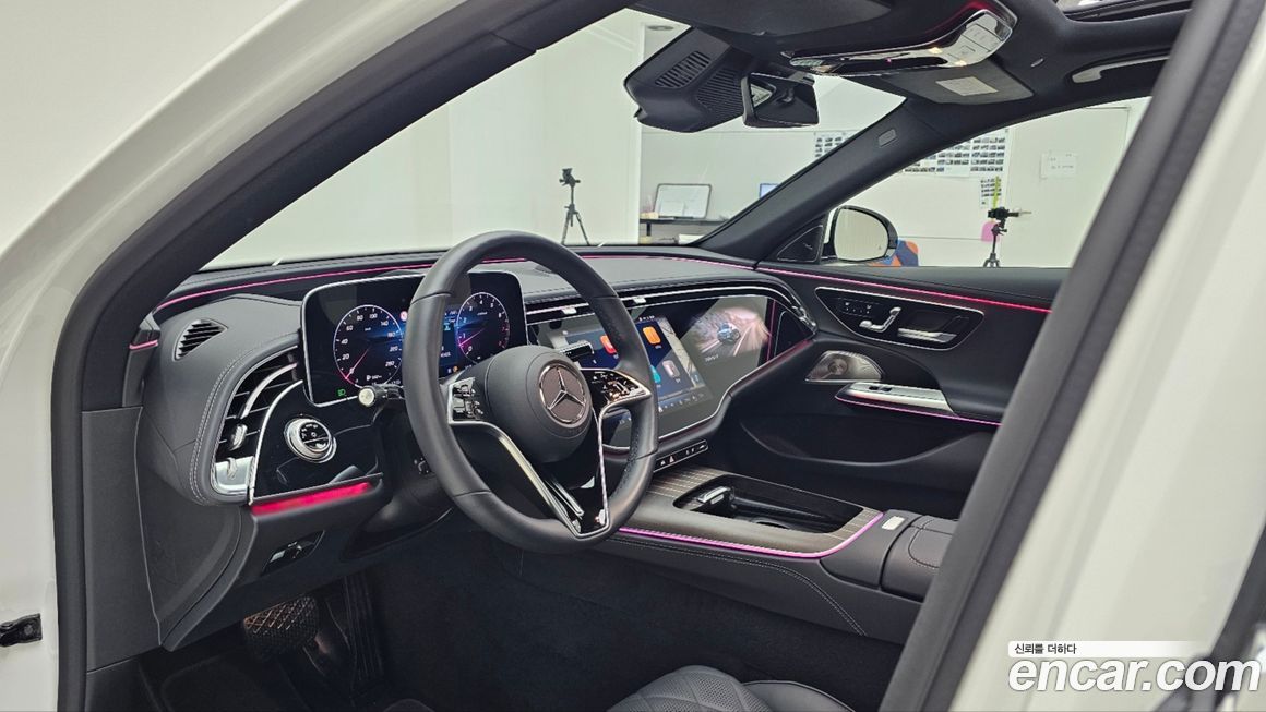 Mercedes-Benz E-Class 2024
