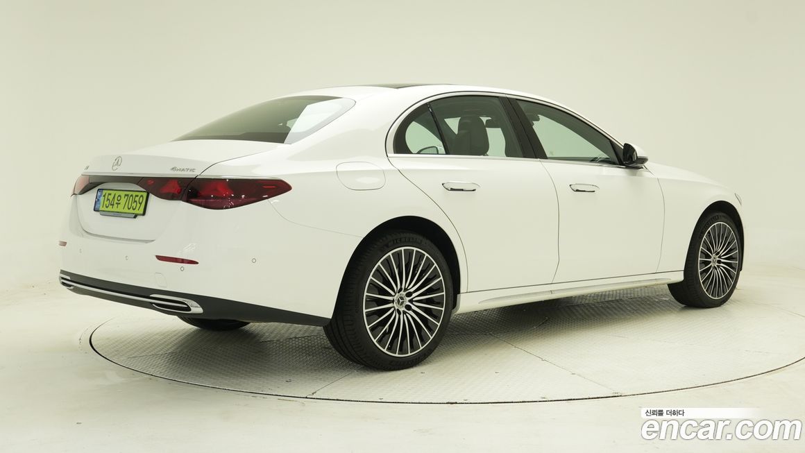 Mercedes-Benz E-Class 2024