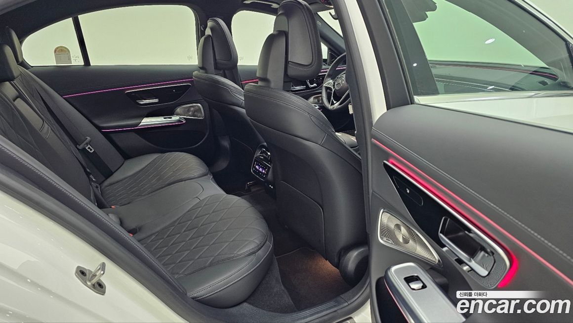 Mercedes-Benz E-Class 2024