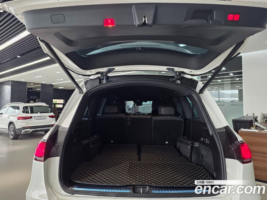 Mercedes-Benz GLS-Class 2023