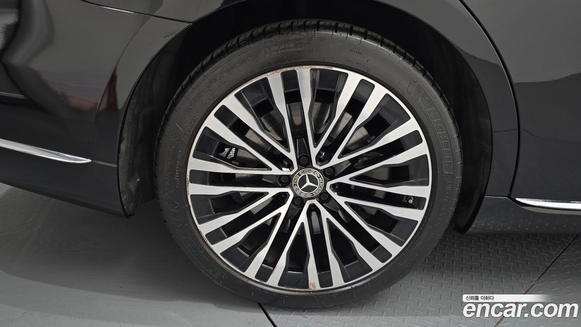 Mercedes-Benz S-Class 2021