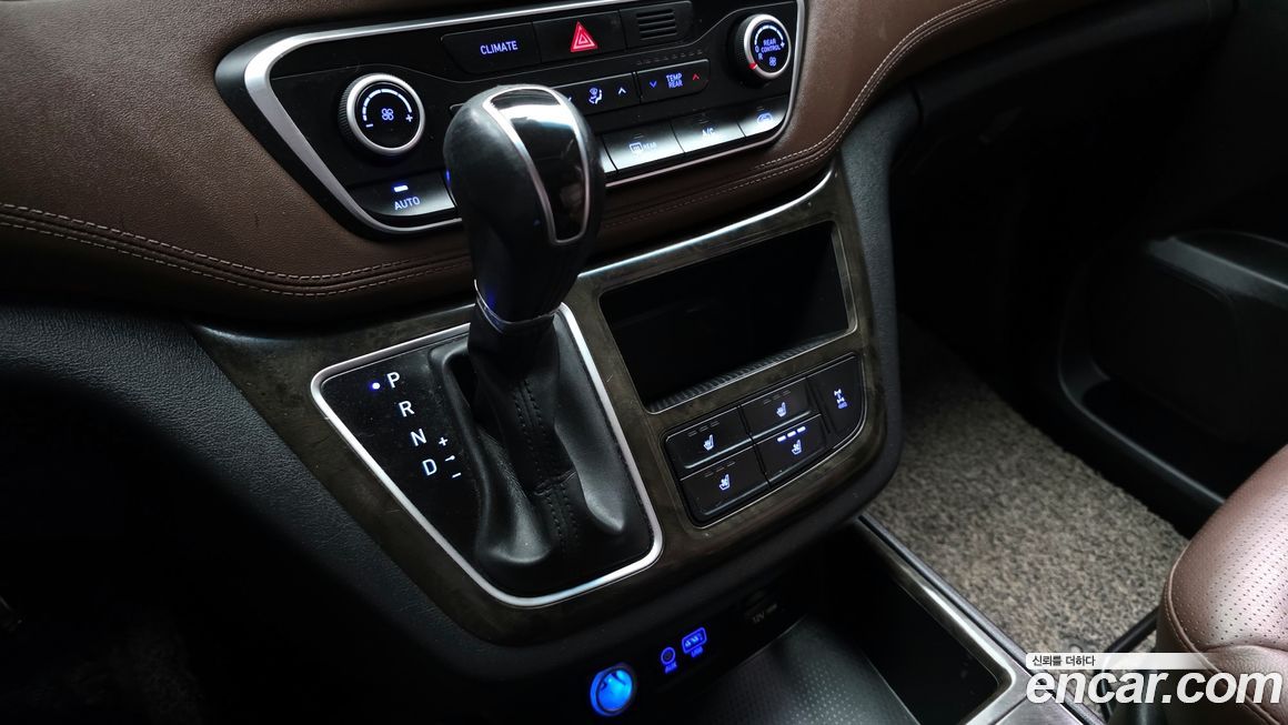 Hyundai Starex 2021