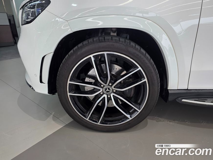 Mercedes-Benz GLS-Class 2023