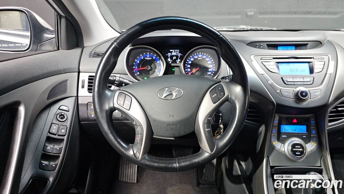 Hyundai AVANTE 2013