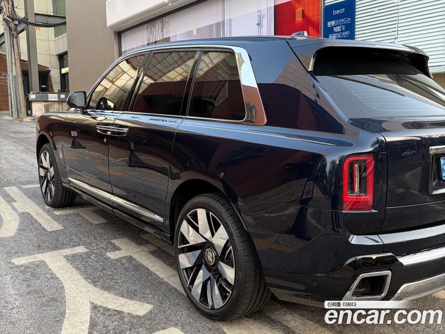 Rolls-Royce Cullinan 2025