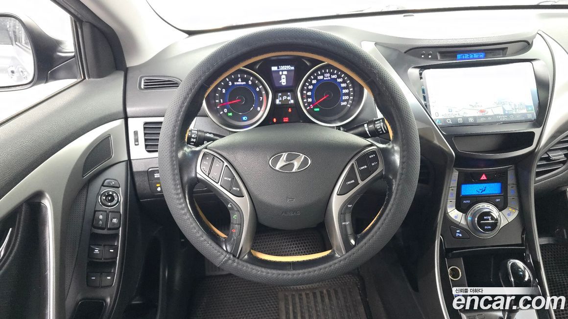 Hyundai AVANTE 2013