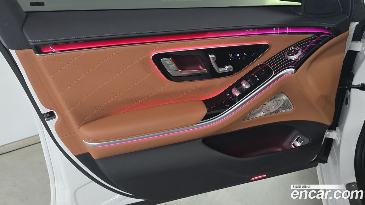 Mercedes-Benz S-Class 2024