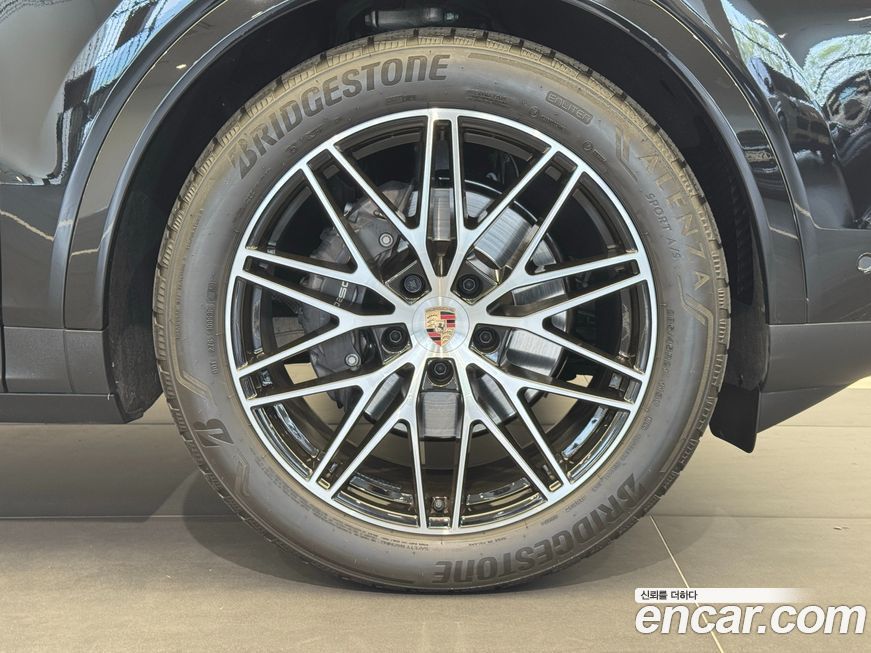 Porsche Cayenne 2025