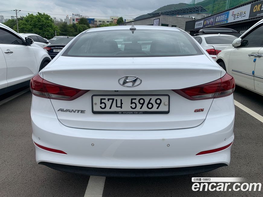 Hyundai AVANTE 2016