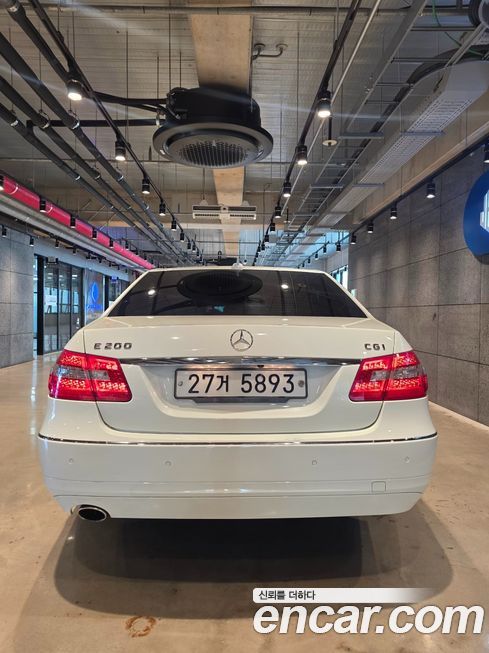 Mercedes-Benz E-Class 2011