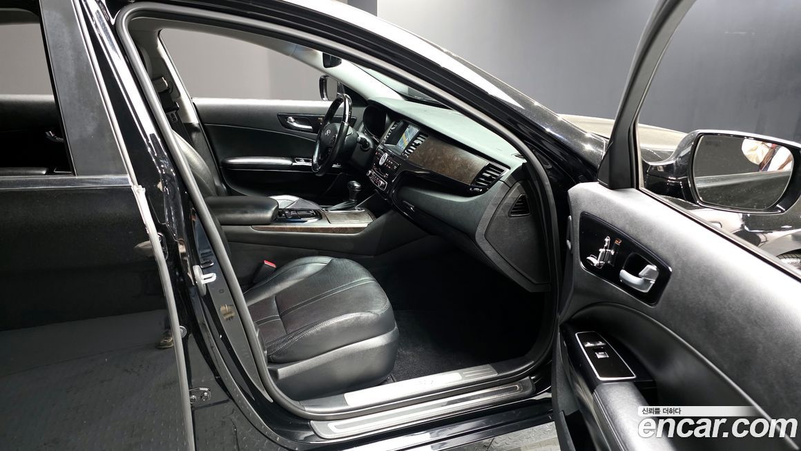 Kia K9 2013