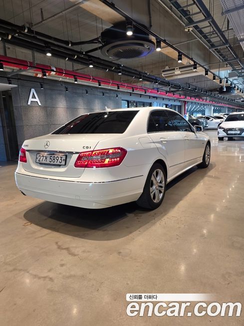 Mercedes-Benz E-Class 2011