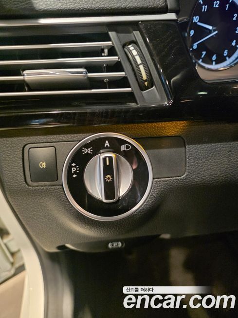 Mercedes-Benz E-Class 2011