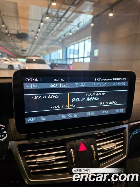 Mercedes-Benz E-Class 2011