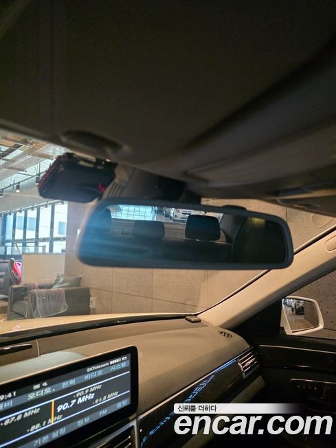 Mercedes-Benz E-Class 2011