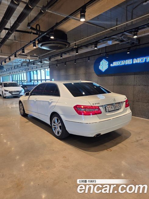 Mercedes-Benz E-Class 2011