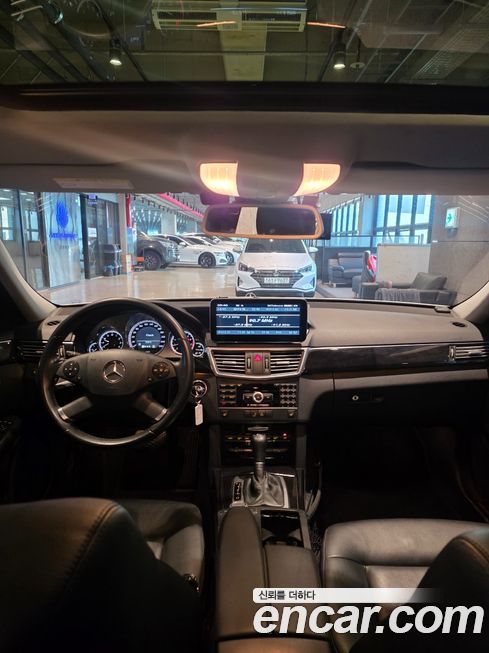 Mercedes-Benz E-Class 2011