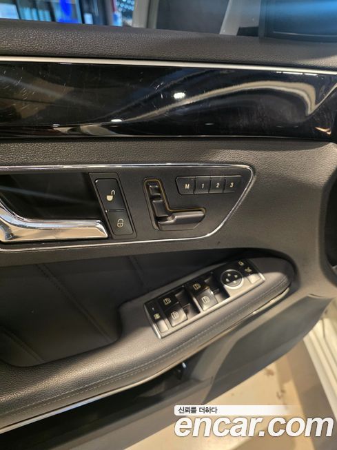 Mercedes-Benz E-Class 2011