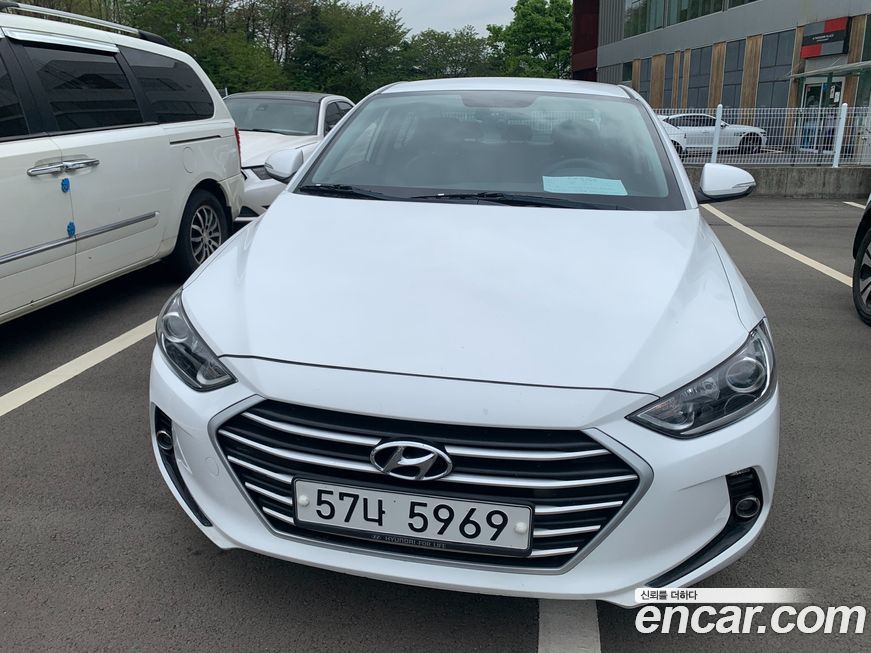 Hyundai AVANTE 2016