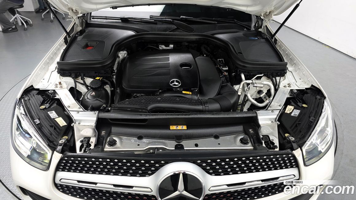 Mercedes-Benz GLC-Class 2023