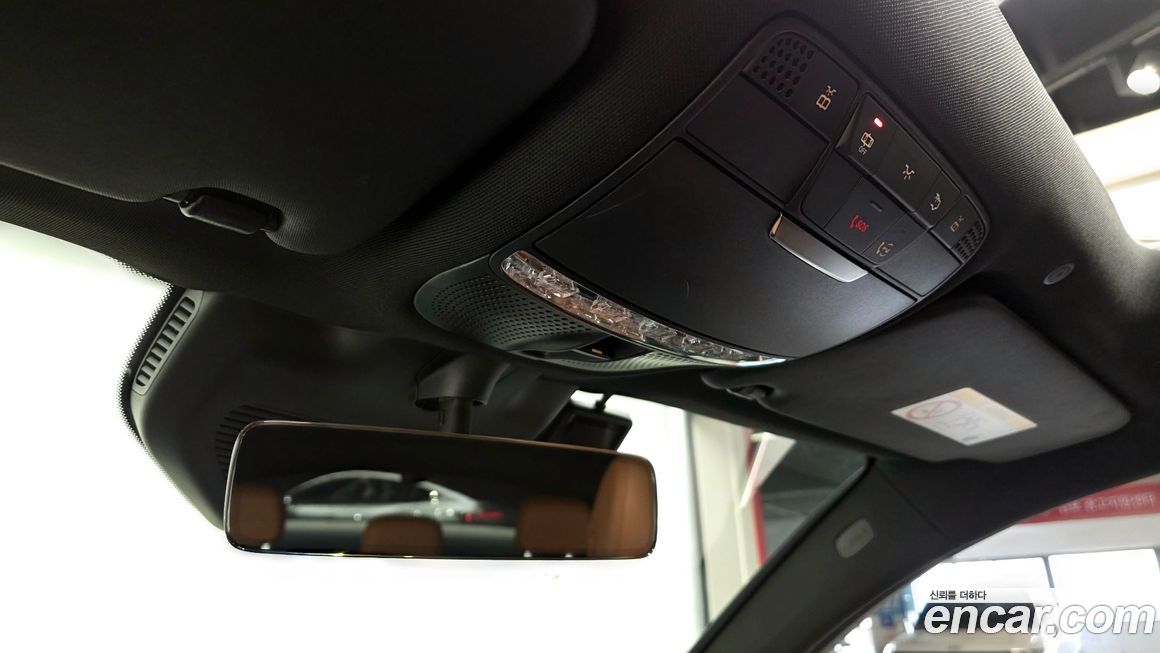 Mercedes-Benz GLC-Class 2023