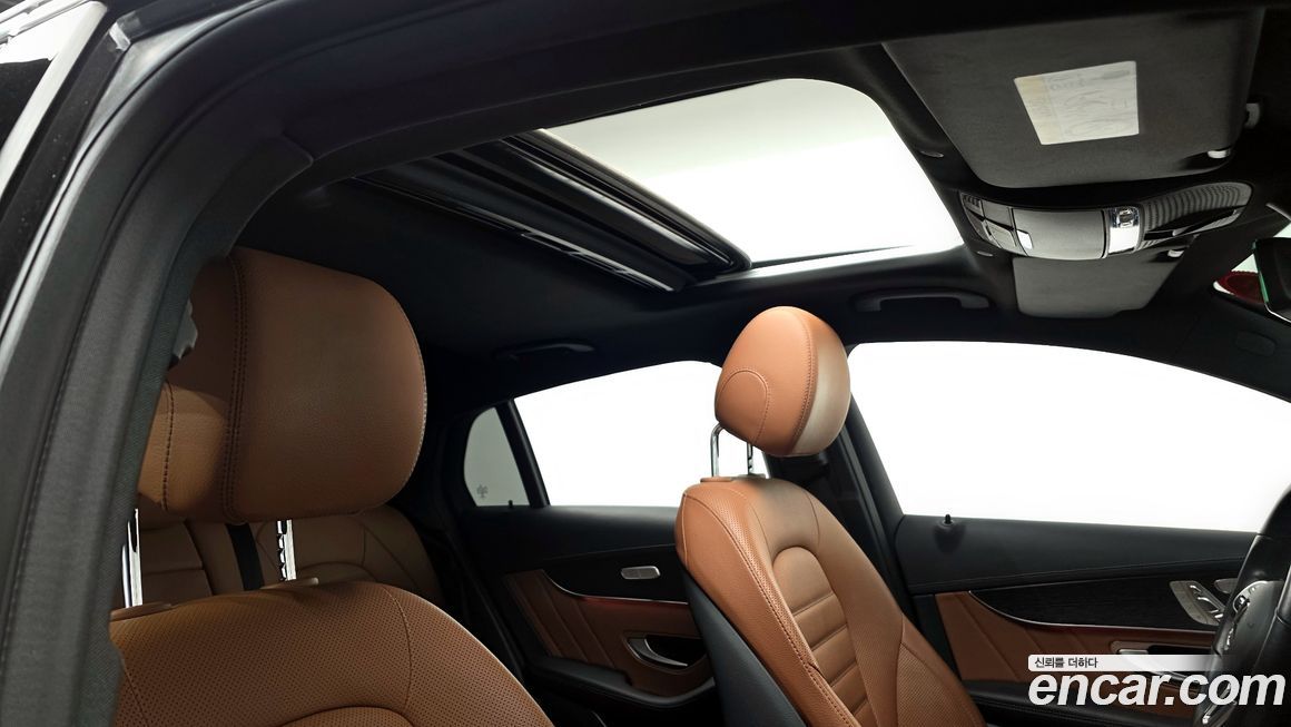 Mercedes-Benz GLC-Class 2023