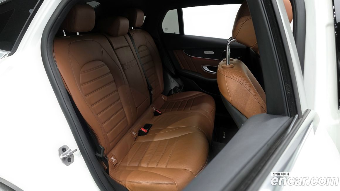 Mercedes-Benz GLC-Class 2023