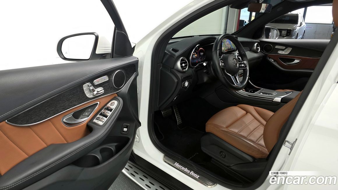 Mercedes-Benz GLC-Class 2023