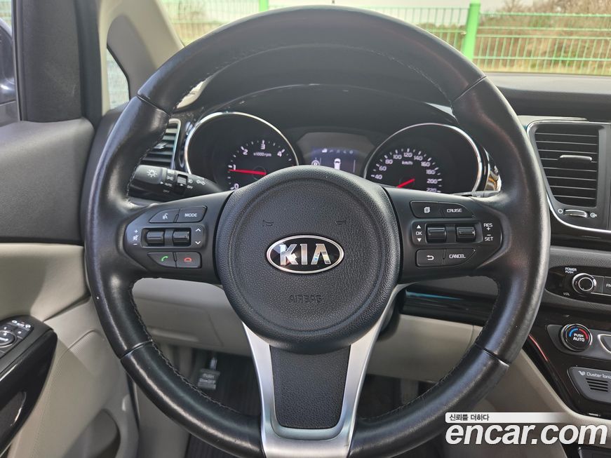 Kia Canival 2016