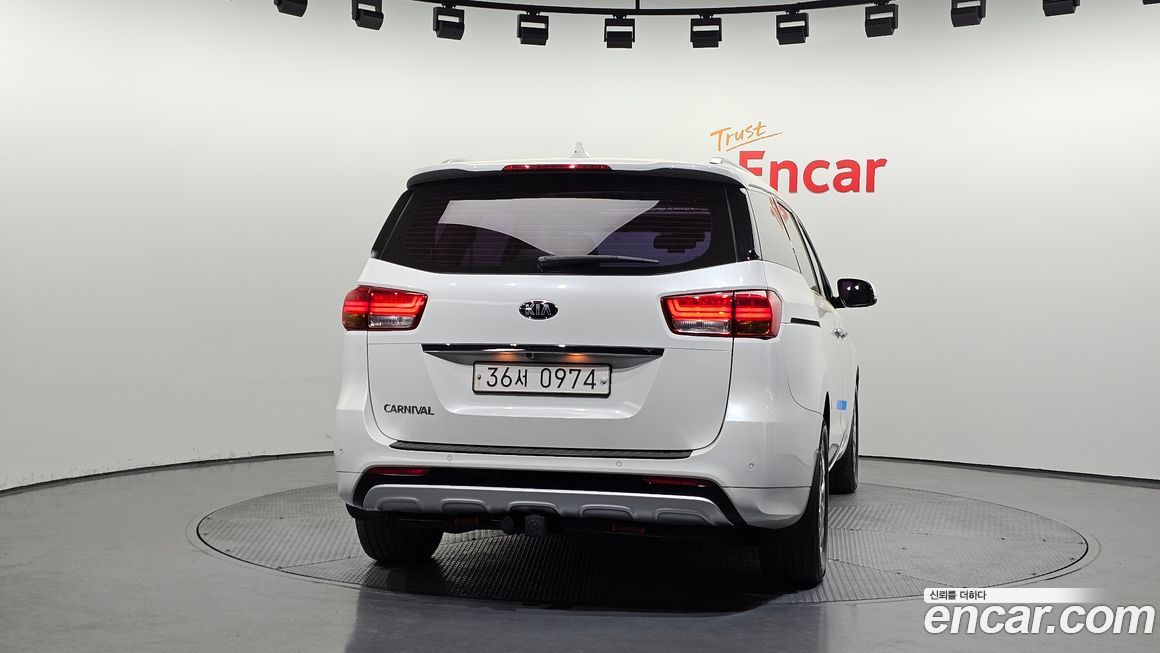 Kia Canival 2016