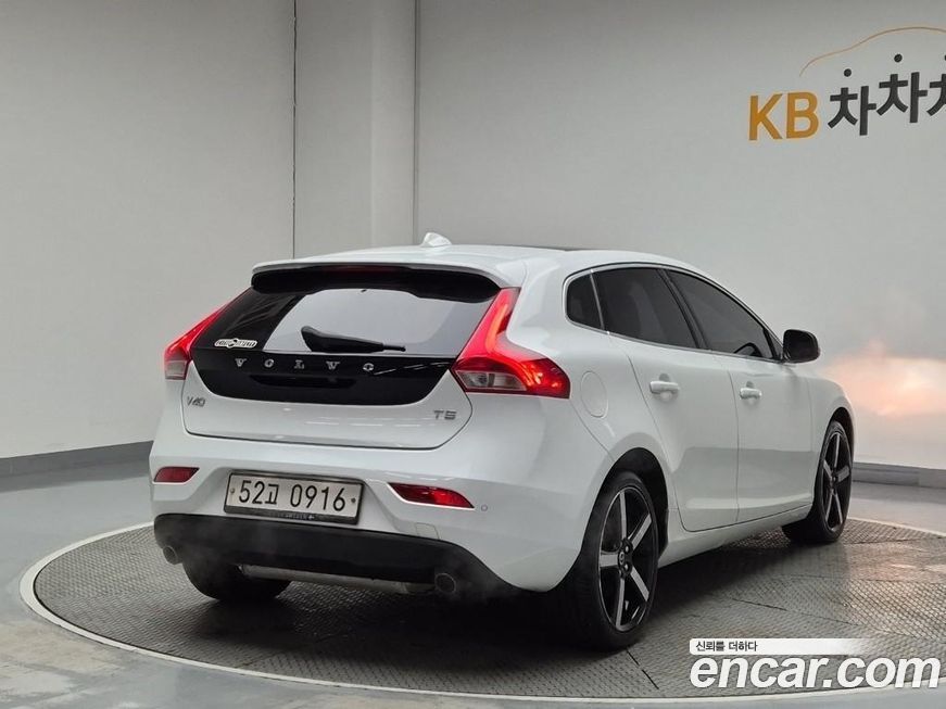 Volvo V40 2016