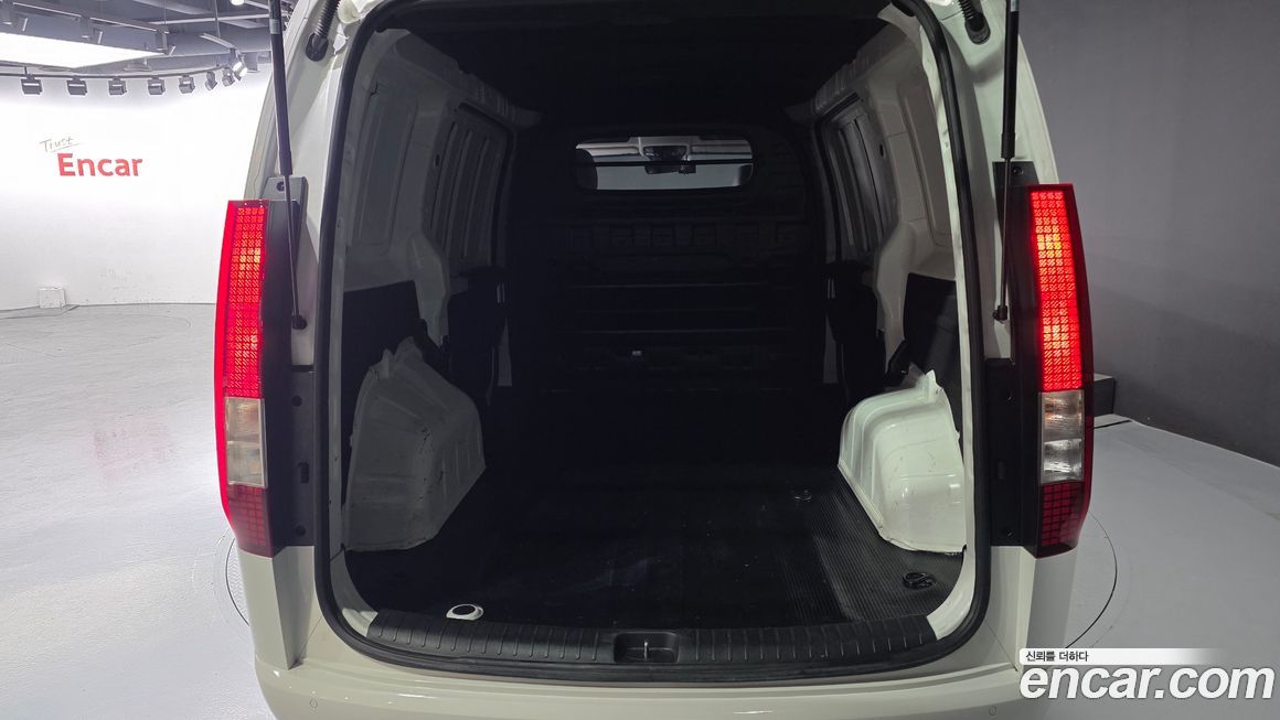 Hyundai Staria 2024