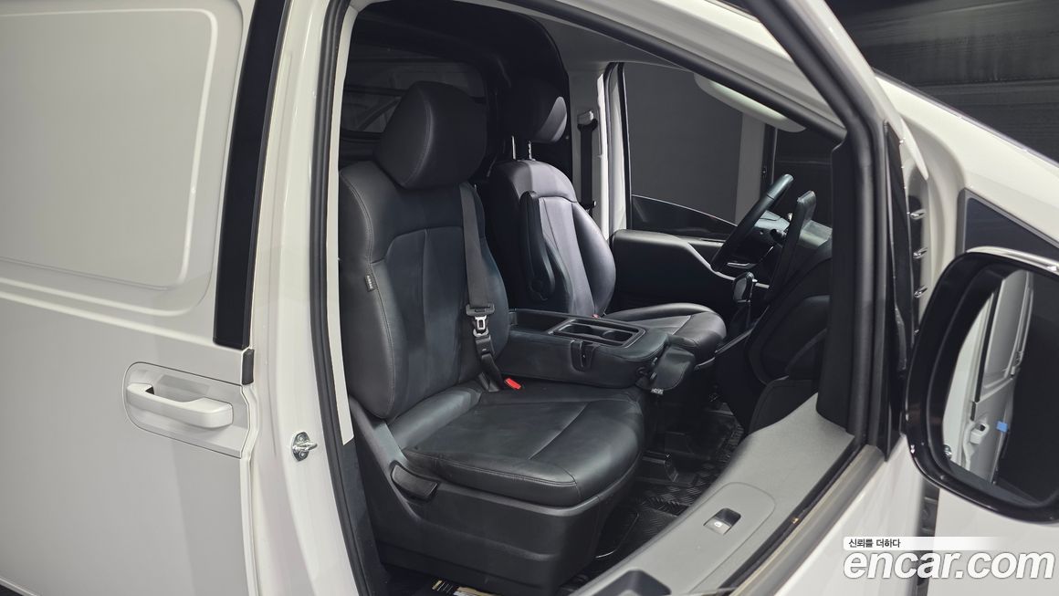 Hyundai Staria 2024