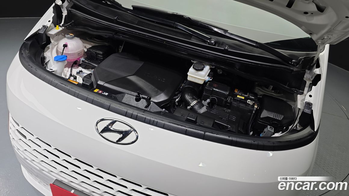 Hyundai Staria 2024