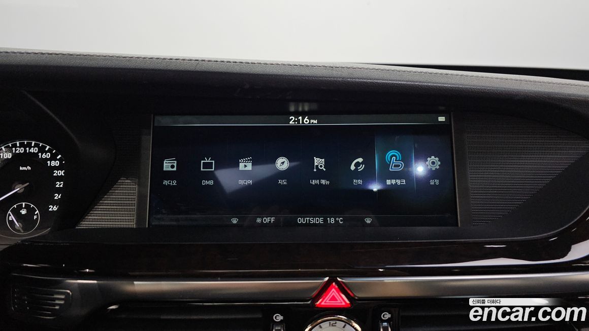 Genesis EQ900 2016