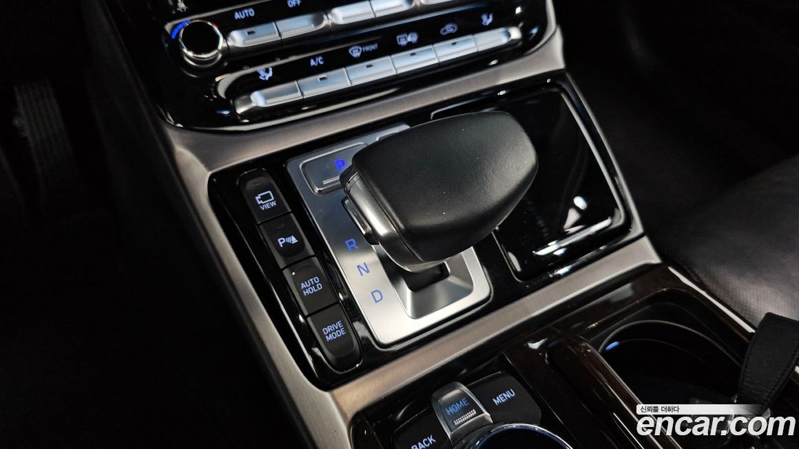 Genesis EQ900 2016