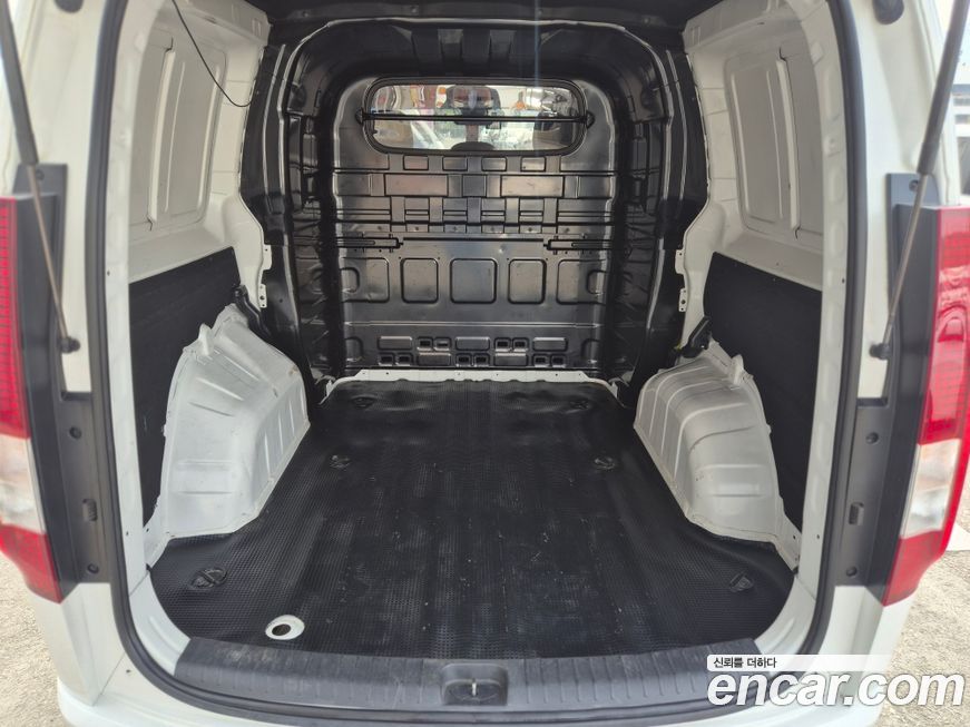 Hyundai Staria 2022