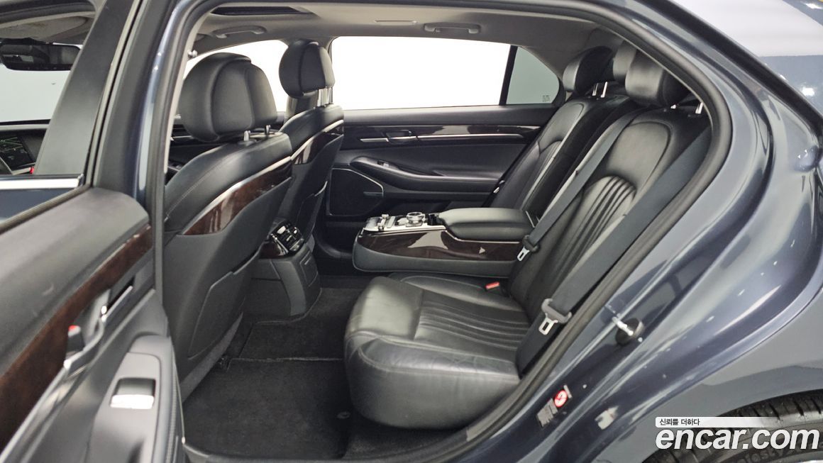 Genesis EQ900 2016