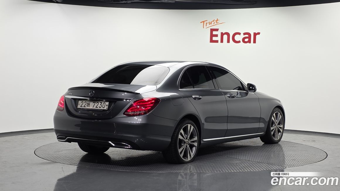 Mercedes-Benz C-Class 2018