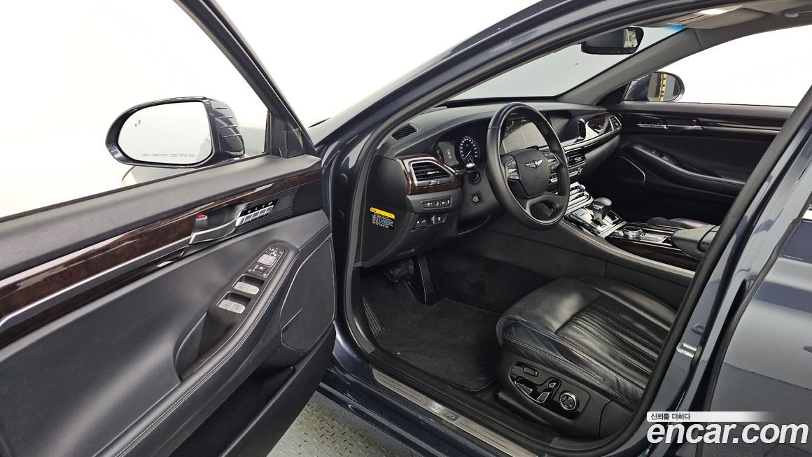 Genesis EQ900 2016