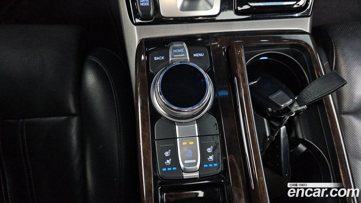 Genesis EQ900 2016